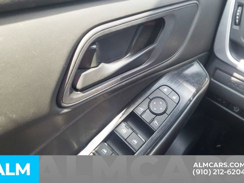 Used 2024 Nissan Rogue S FWD image 14
