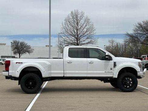 Used 2021 Ford F350 Lariat w/ Lariat Ultimate Package image 3