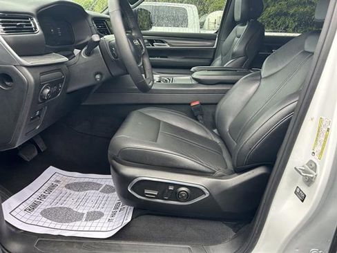 Used 2023 Jeep Wagoneer L Series II image 13