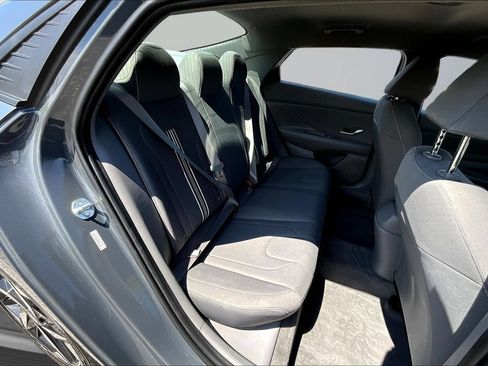 Used 2023 Hyundai Elantra SEL w/ Convenience Package FWD image 21