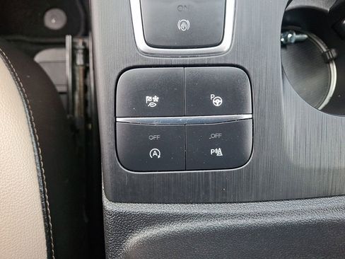 Certified 2020 Ford Escape Titanium image 24