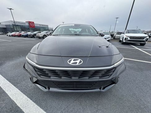 Used 2024 Hyundai Elantra SE FWD image 25
