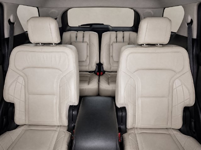 Used 2019 Ford Explorer Platinum AWD/4WD image 15