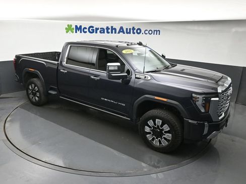 Used 2025 GMC Sierra 2500 Denali w/ Denali Reserve Package AWD/4WD image 3