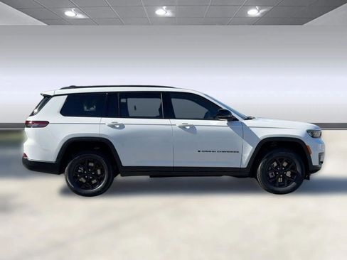 New 2025 Jeep Grand Cherokee L Altitude image 6