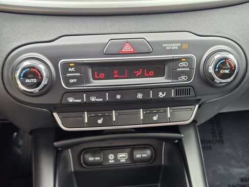 Used 2019 Kia Sorento FWD w/ LX Convenience Package image 18