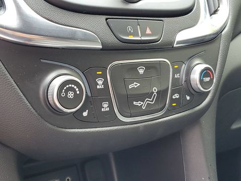 Used 2022 Chevrolet Equinox LT AWD/4WD image 26