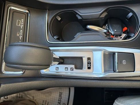 Used 2024 Subaru Ascent Premium w/ Convenience Package image 21