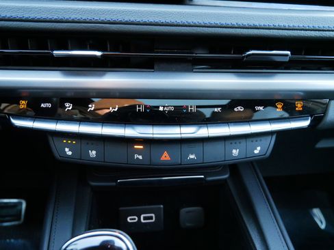 Used 2024 Cadillac XT4 Sport image 24