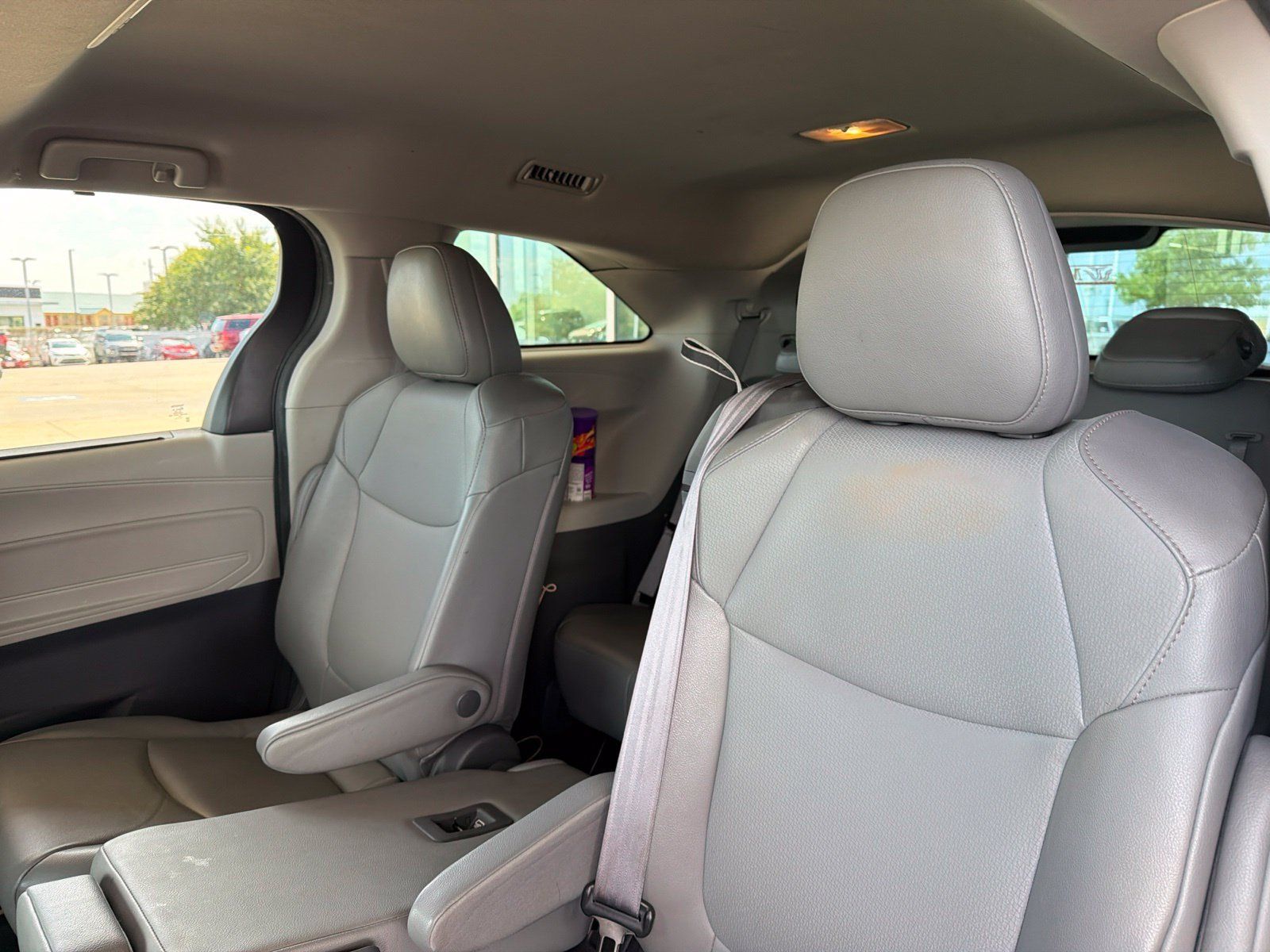 Used 2021 Toyota Sienna XLE FWD image 13