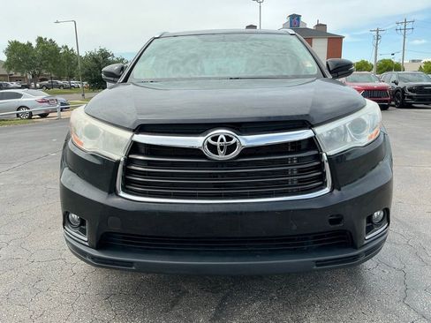 Used 2014 Toyota Highlander XLE AWD/4WD image 3