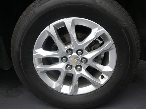 Used 2021 Chevrolet Traverse LS FWD image 10