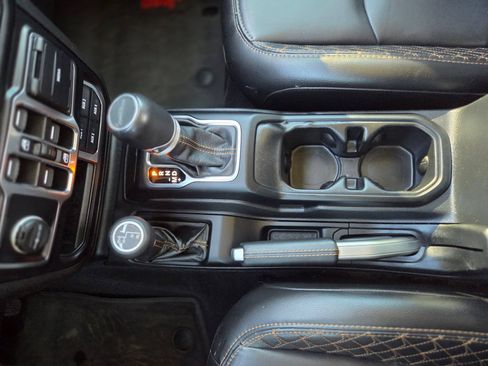 Used 2022 Jeep Gladiator Overland AWD/4WD image 27