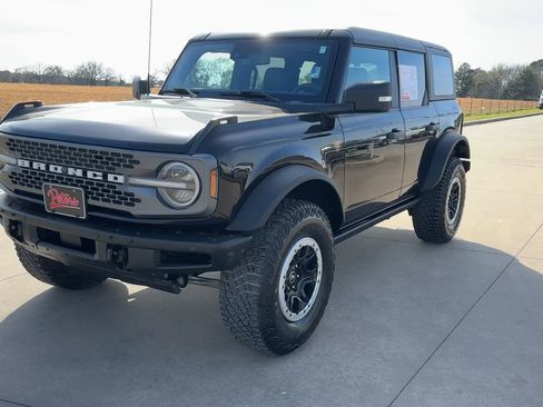 Used 2023 Ford Bronco Badlands image 4