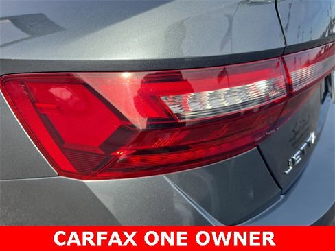 Used 2022 Volkswagen Jetta SEL image 34