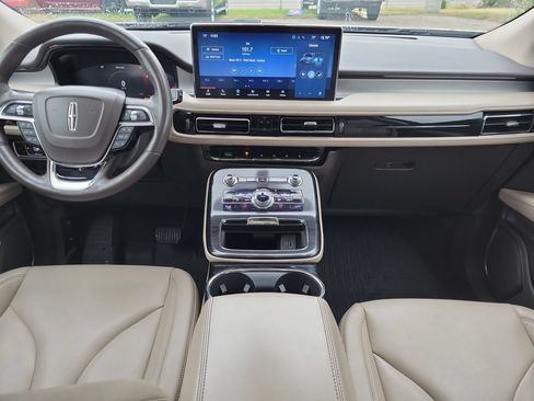 Used 2022 Lincoln Nautilus AWD w/ Premium Package image 13