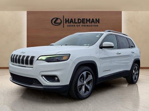 Used 2019 Jeep Cherokee Limited image 3