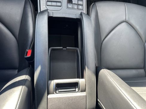 Used 2023 Toyota Highlander L image 8