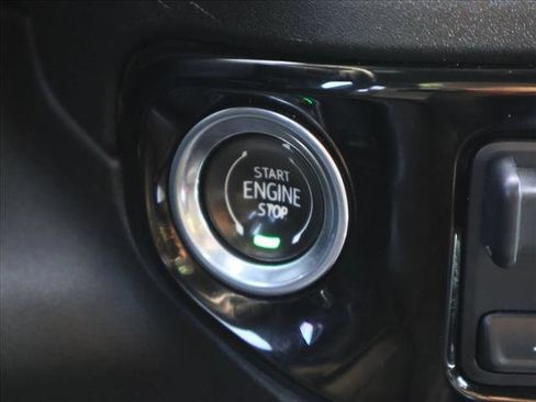 Used 2024 Chevrolet Silverado 2500 LTZ w/ LTZ Convenience Package AWD/4WD image 16