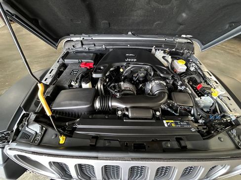 Used 2018 Jeep Wrangler Unlimited Rubicon AWD/4WD image 20