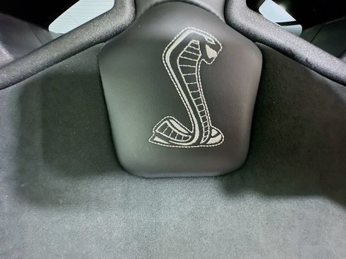 Used 2022 Ford Mustang Shelby GT500 w/ Handling Package RWD image 35