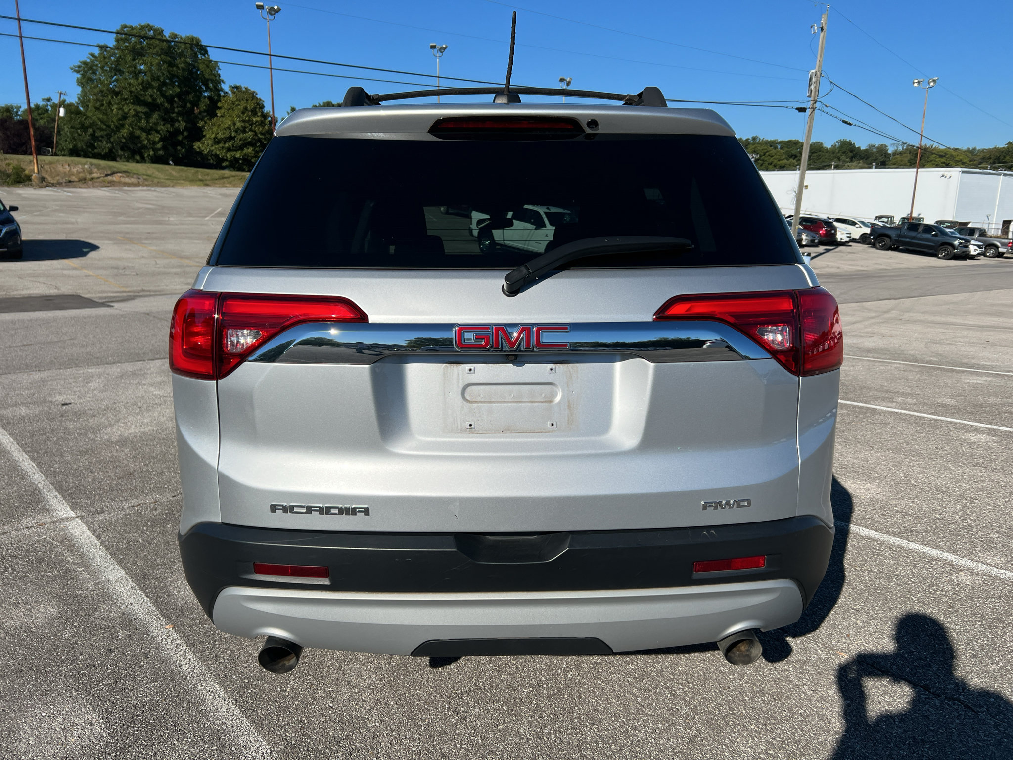 Used 2018 GMC Acadia SLE AWD/4WD image 4