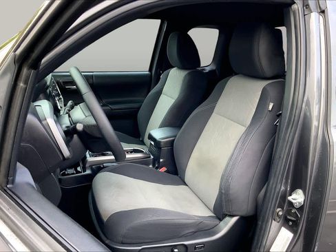 Used 2023 Toyota Tacoma TRD Sport image 7