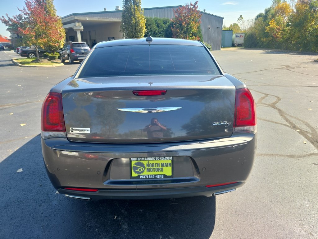 Used 2016 Chrysler 300 S w/ 300S Premium Group RWD image 6