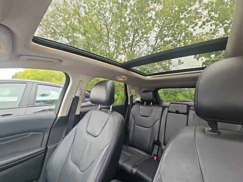 Used 2017 Ford Edge Titanium w/ Equipment Group 301A AWD/4WD image 8