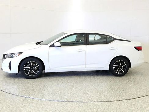 Used 2024 Nissan Sentra SV FWD image 4