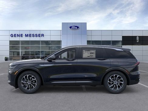 New 2026 Lincoln Nautilus Premier image 25