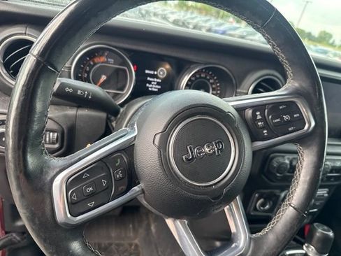Used 2021 Jeep Wrangler Unlimited Sahara AWD/4WD image 6
