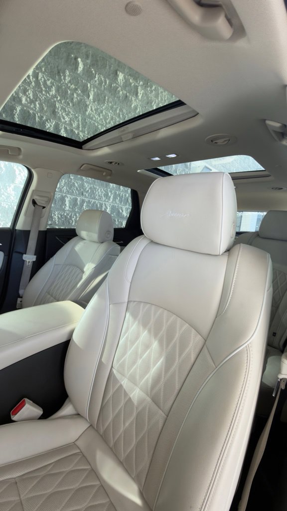 Certified 2022 Buick Enclave Avenir w/ Avenir Technology Package FWD image 2