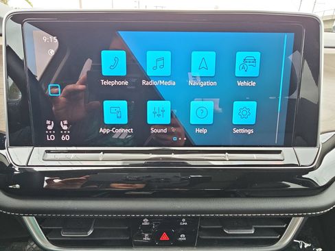 Certified 2024 Volkswagen Atlas SE FWD image 23