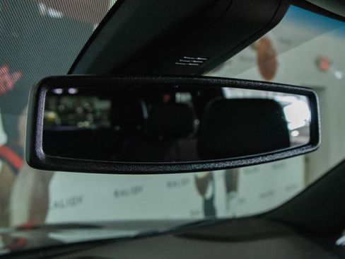 Used 2022 Chevrolet Suburban RST w/ Luxury Package image 12