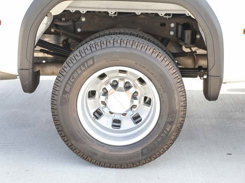 Used 2024 GMC Sierra 3500 Denali image 11