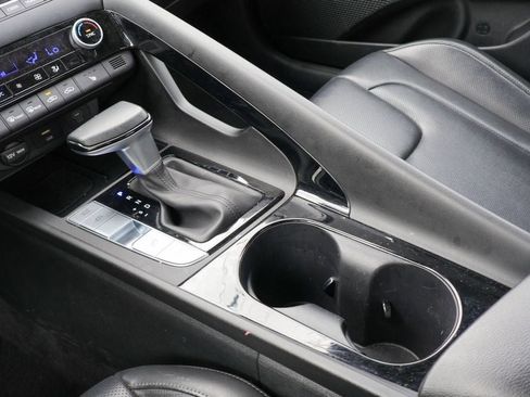 Used 2025 Hyundai Elantra Limited FWD image 15