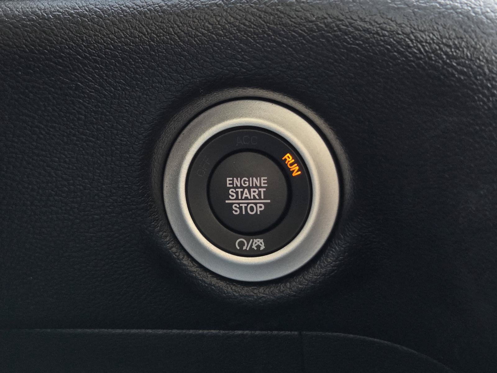 New 2027 Chrysler Pacifica Select FWD image 13