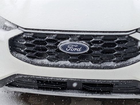 Used 2025 Ford Escape ST-Line w/ Equipment Group 301A image 8