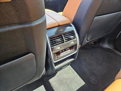 Certified 2023 BMW X7 xDrive40i w/ Premium Package image 18