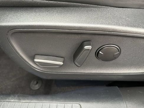 Used 2025 Ford Escape Platinum AWD/4WD image 12