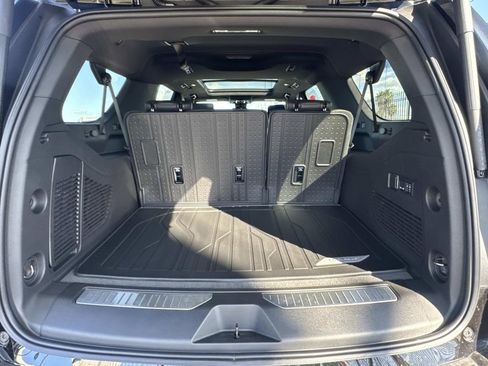 New 2026 Chevrolet Suburban RST image 8
