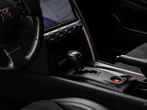 Used 2013 Nissan GT-R Premium image 53