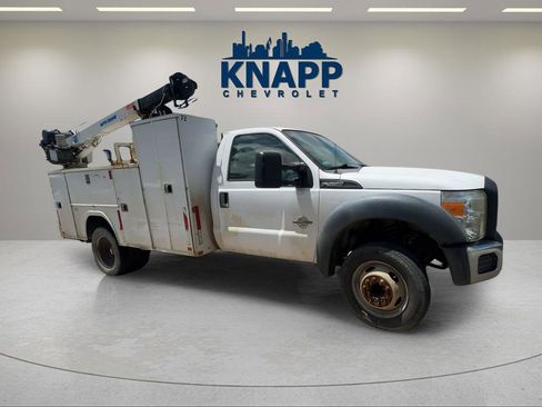 Used 2014 Ford F550 2WD Regular Cab Super Duty image 2