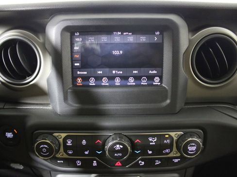 Used 2019 Jeep Wrangler Unlimited Sport S image 13