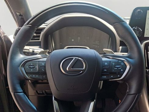 Used 2025 Lexus LX 600 4WD w/ Accessory Package (2T) image 21