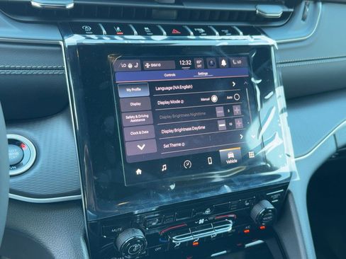 New 2025 Jeep Grand Cherokee Altitude image 23