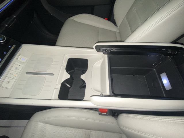 Used 2024 Hyundai Santa Fe Limited FWD image 21
