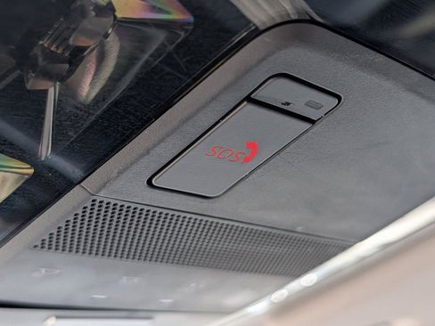 Used 2025 Mitsubishi Outlander SE FWD image 26