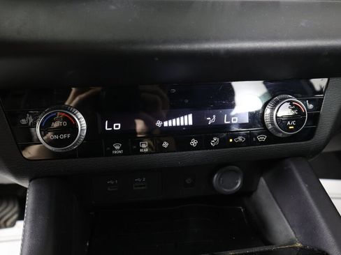 Used 2022 Mitsubishi Outlander SE AWD/4WD image 35